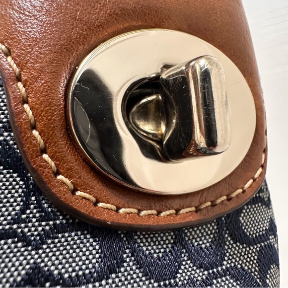 Coach Gallery Vintage Tote in Mini Signature Jacquard with Brown Leather Trim - Picture 9 of 13